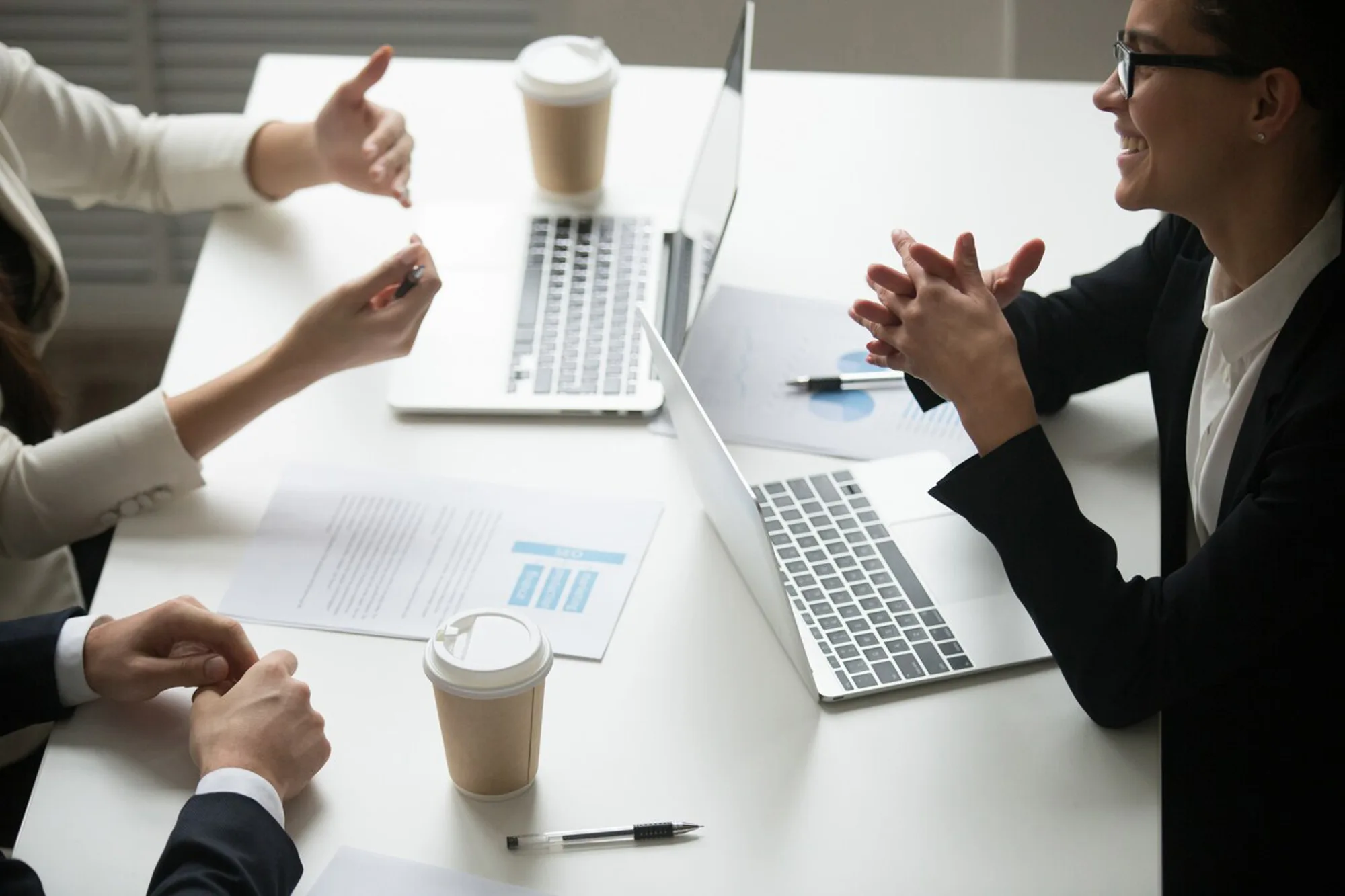 PR Ajansı mı Freelance PR Danışmanı mı? Doğru Seçim Nasıl Yapılır?
