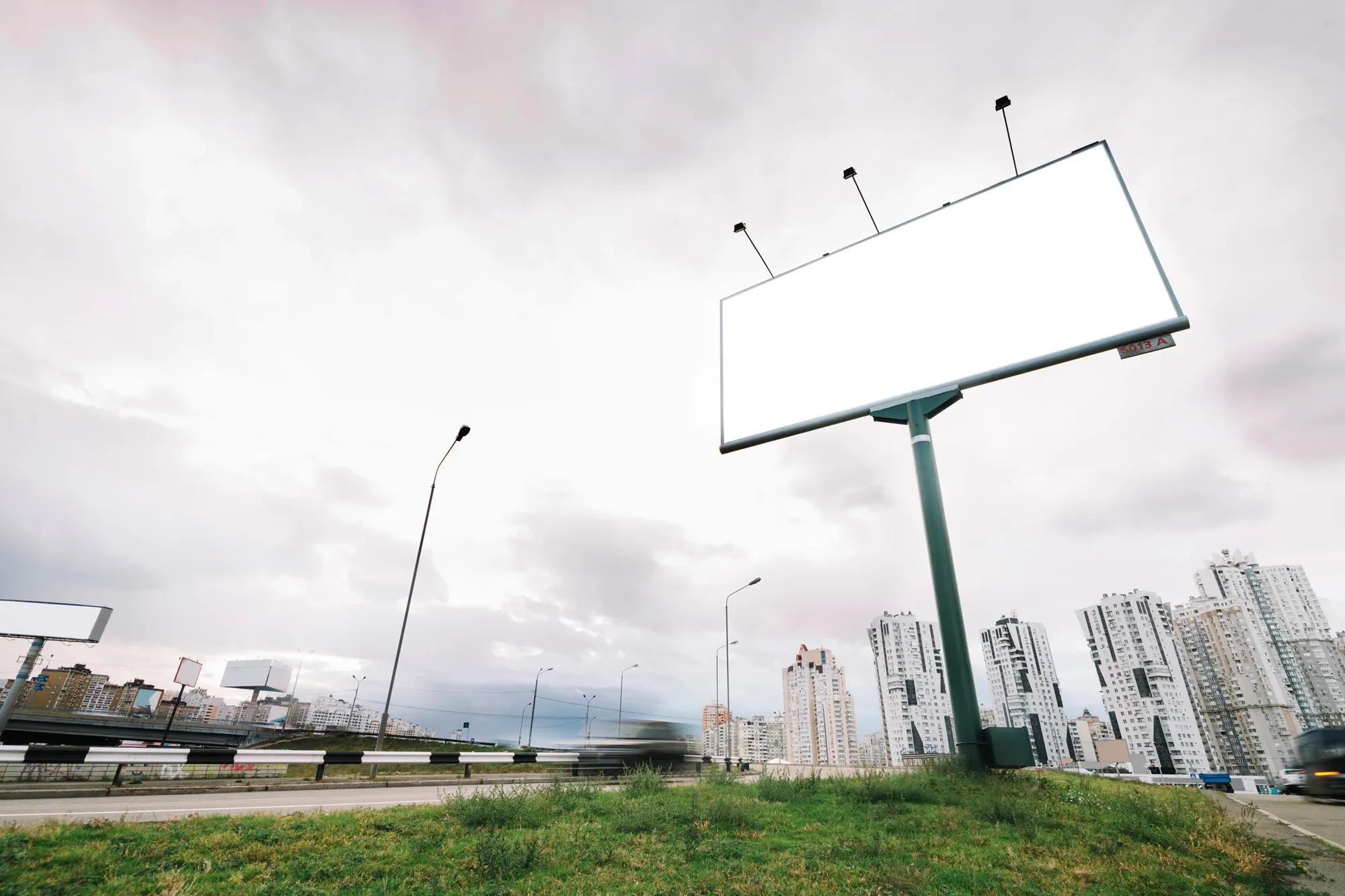 Trafikte Dikkat Çekmek: PR Ajansları Outdoor Reklamcılığı Nasıl Yönetiyor? 1 Trafikte Dikkat Çekmek: PR Ajansları Outdoor Reklamcılığı Nasıl Yönetiyor?