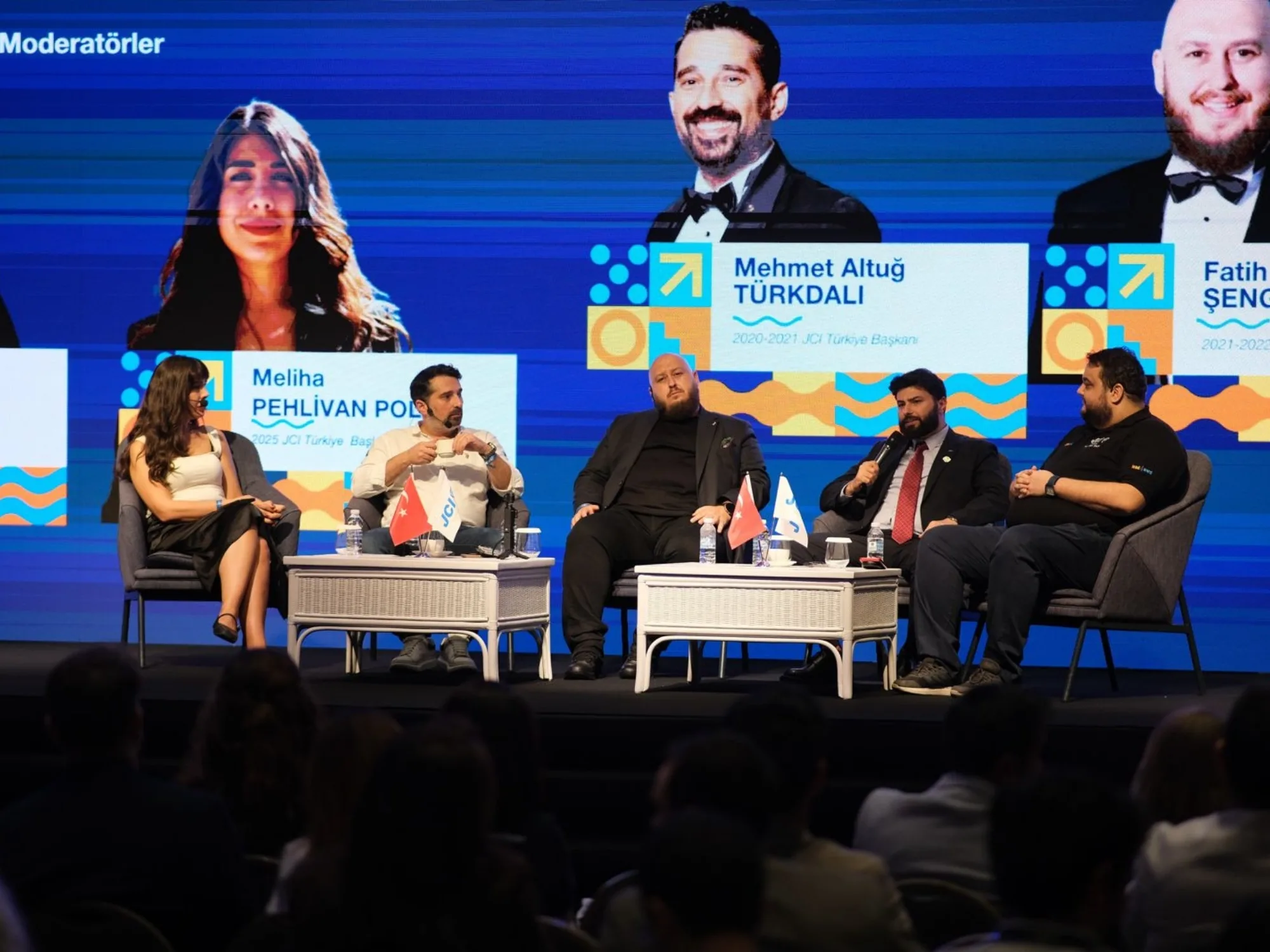 Genç Liderlik Zirvesi Antalya'yı Salladı